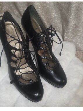 St. John Black Lace-Up Scalloped Pumps